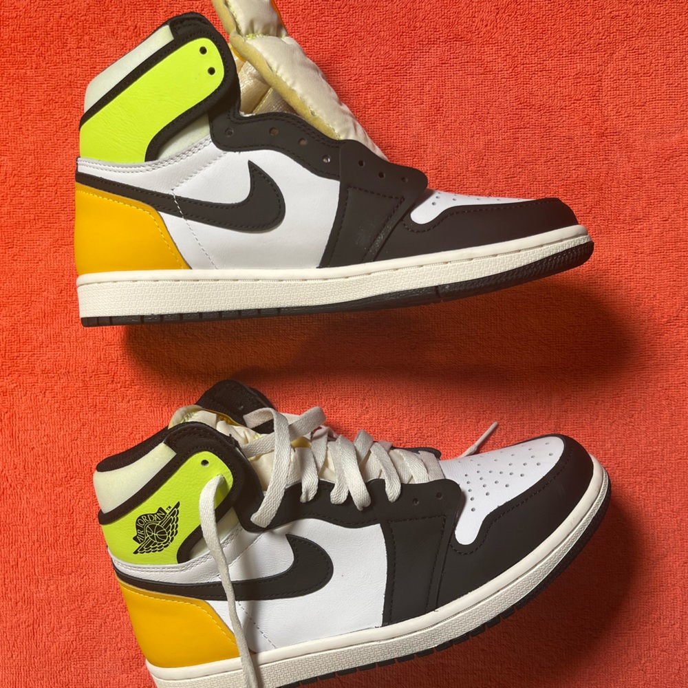 Nike Jordans -Volt Ones - size 8 mens